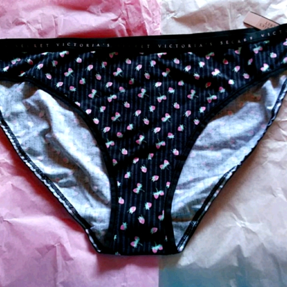 Victoria's Secret Bikini panty Size XL strawberry strawberries